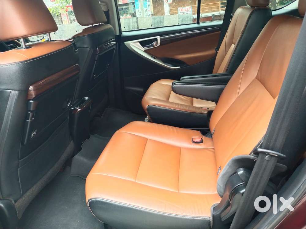Toyota Innova Crysta [ ] 2.4 Zx At 7 Str, 2016, Diesel