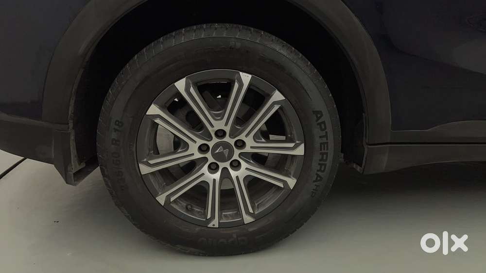 Mahindra Xuv700 2.0 Ax 7 Petrol At Str, 2021, Petrol