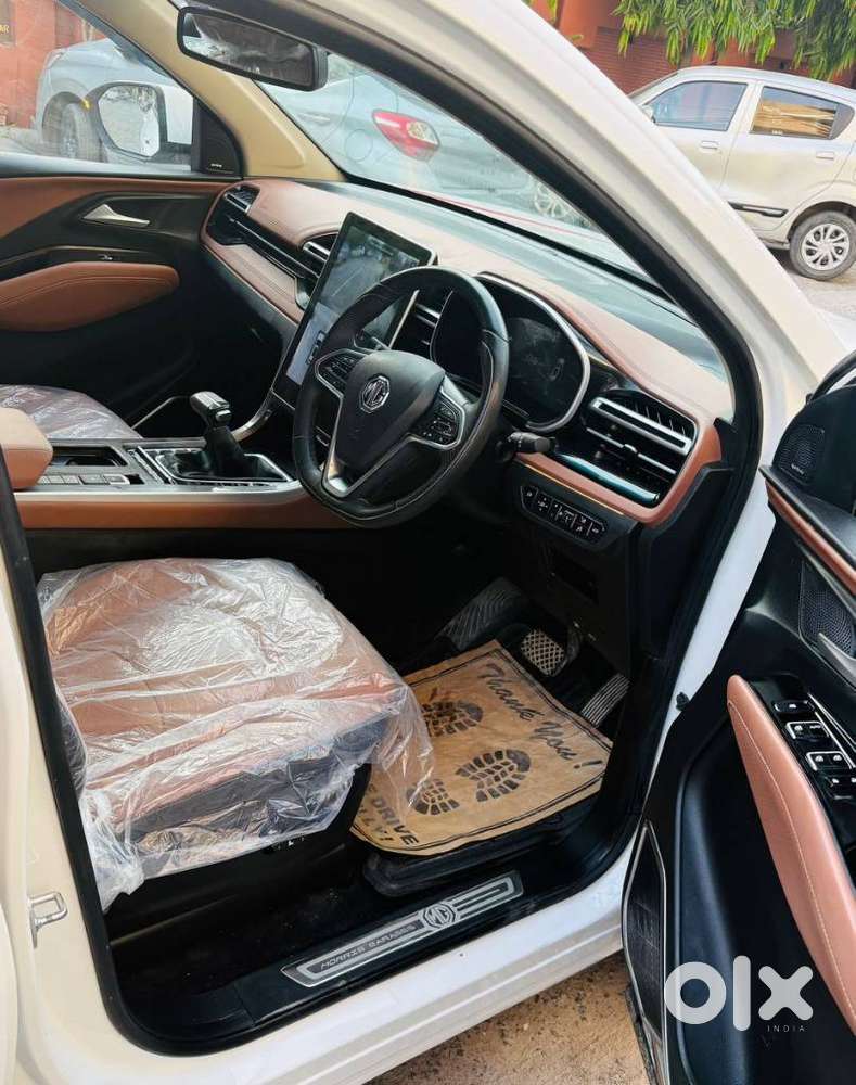 Mg Hector Plus Savvy Pro 1.5 Turbo Petrol Cvt 7 Str, 2024, Petrol