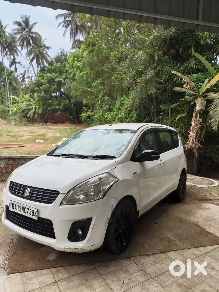 Maruti Suzuki Ertiga 2012 Diesel 140000 Km Driven Urgent Sale
