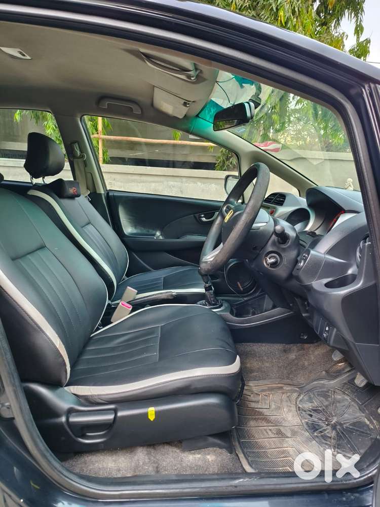 Honda Jazz V Mt Privilege, 2010, Petrol
