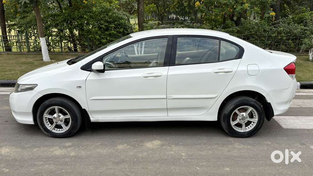 Honda City V Inspire, 2011, Petrol