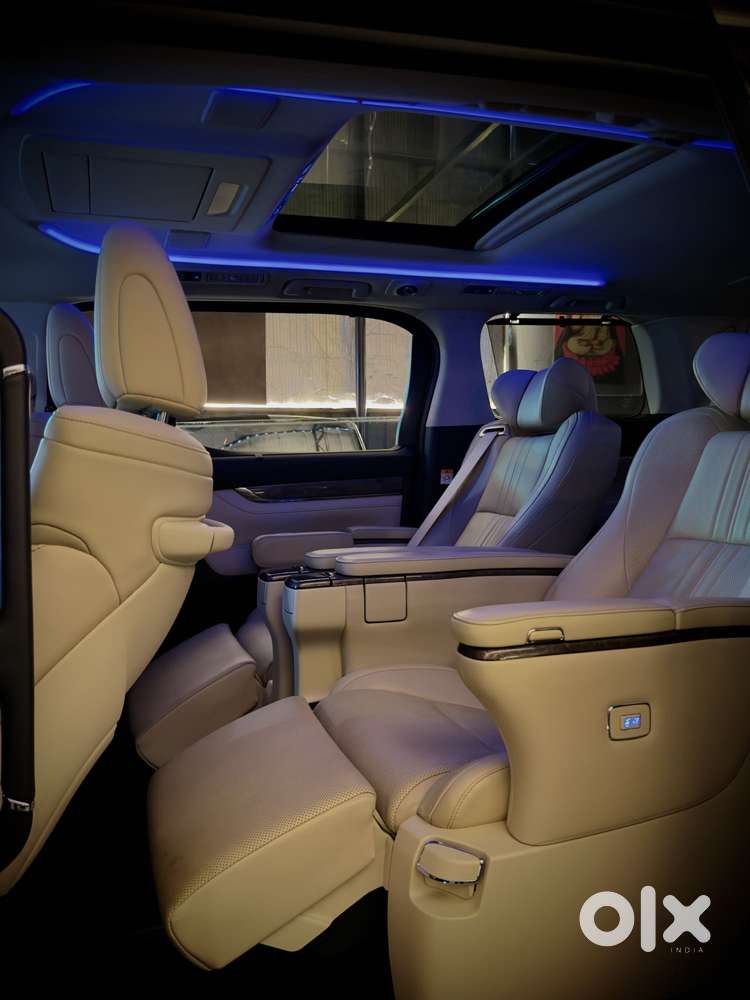 Toyota Vellfire Vip – Executive Lounge, 2023, Petrol