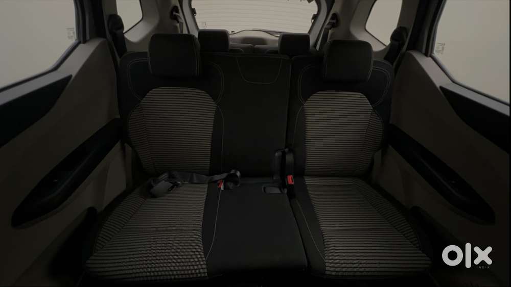 Renault Triber Rxz, 2023, Petrol
