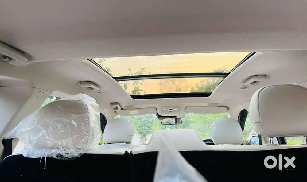 Mahindra Xuv700 Diesel 11000 Km Driven