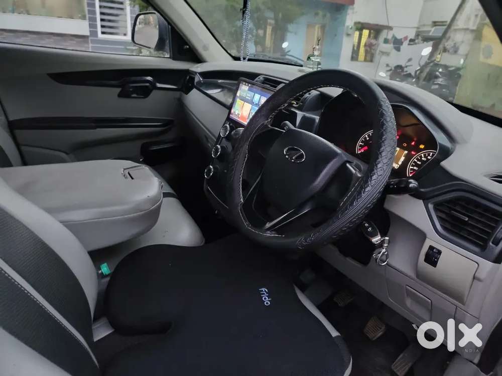 Mahindra Kuv 100 2017