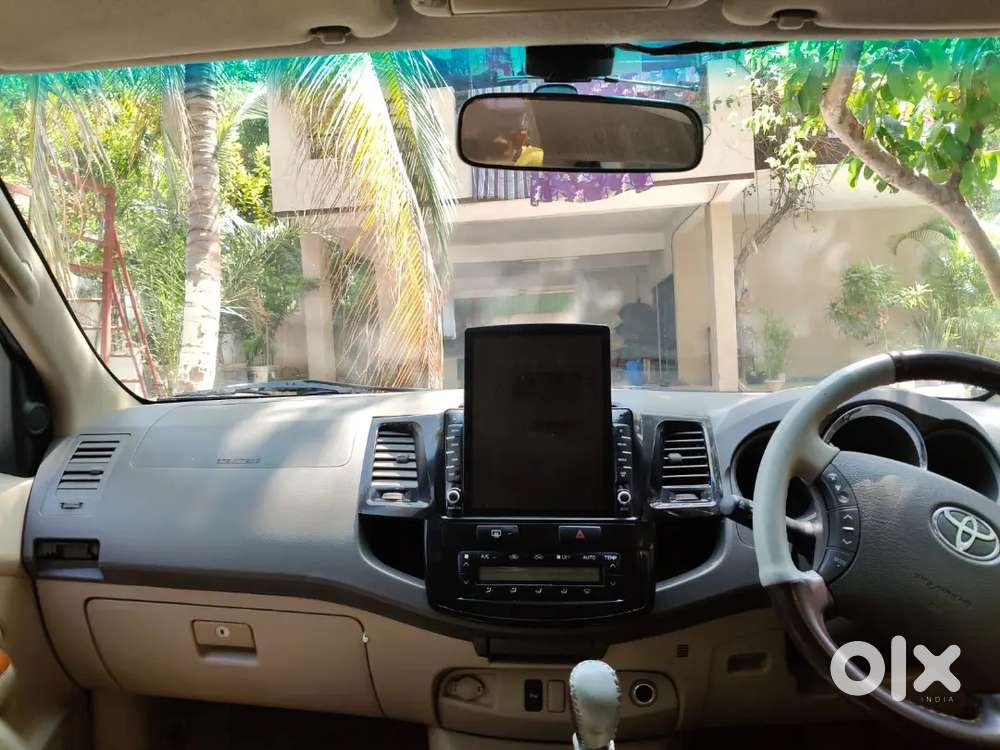 Toyota Fortuner 2010