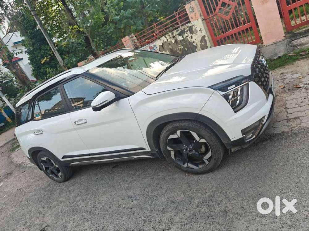 Hyundai Alcazar 1.5 Signature Diesel Mt 6 Str Dual Tone, 2021