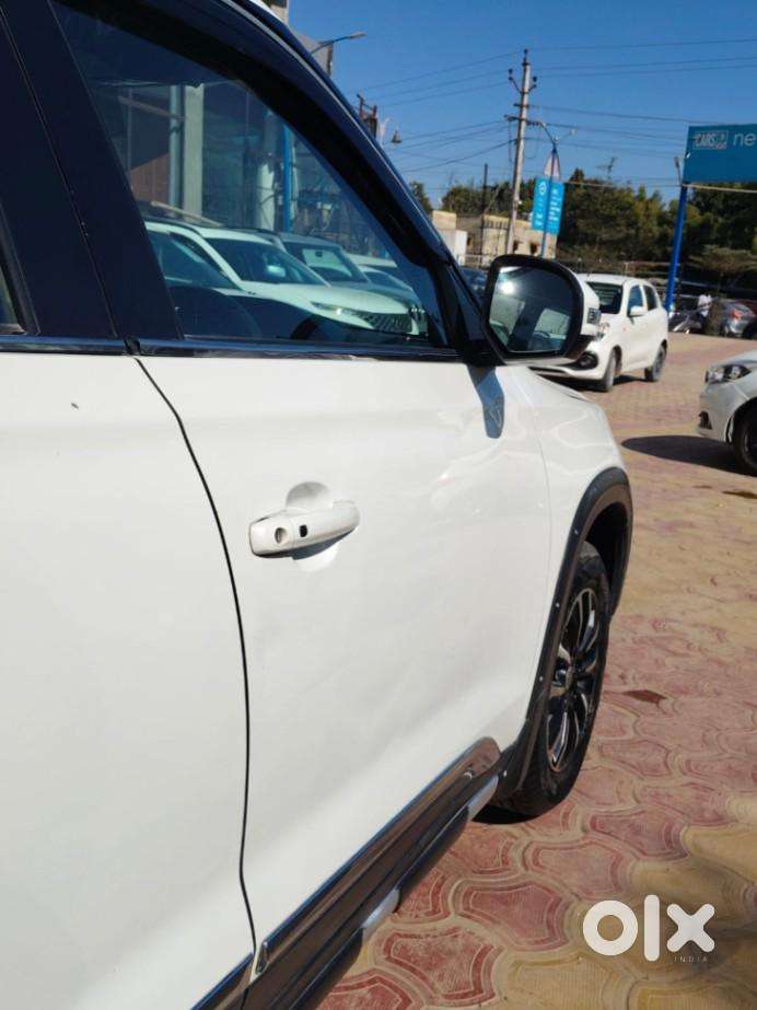 Maruti Suzuki Brezza Vxi At, 2020, Petrol