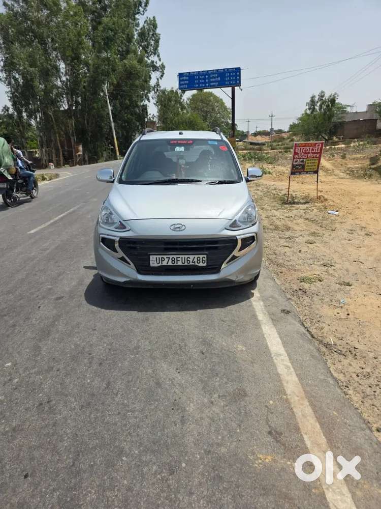 First मॉडल है