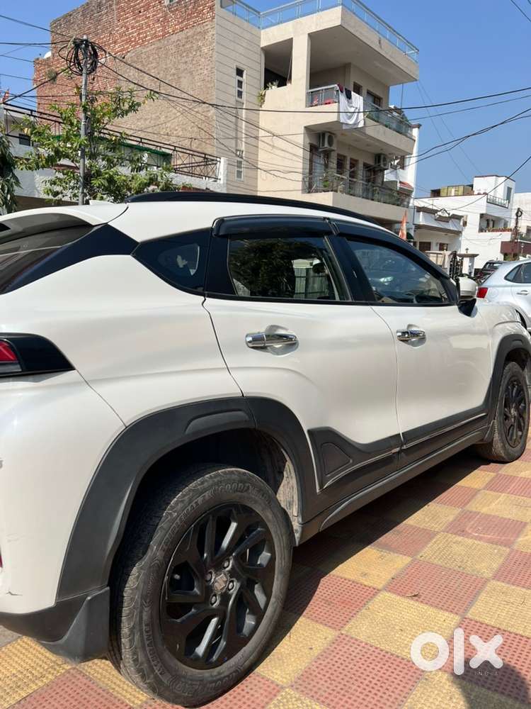 Maruti Suzuki Fronx Petrol 2024
