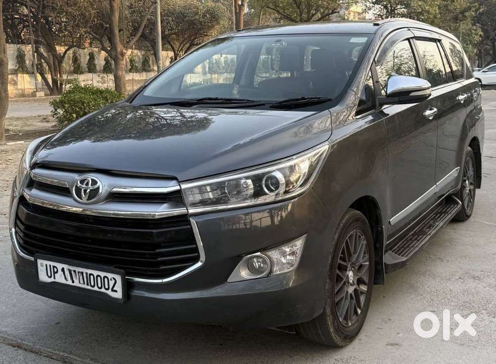 Toyota Innova Crysta 2.8 Zx At 7 Seater, 2016, Diesel