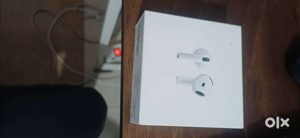 New Airpods 4 ( Sealed )