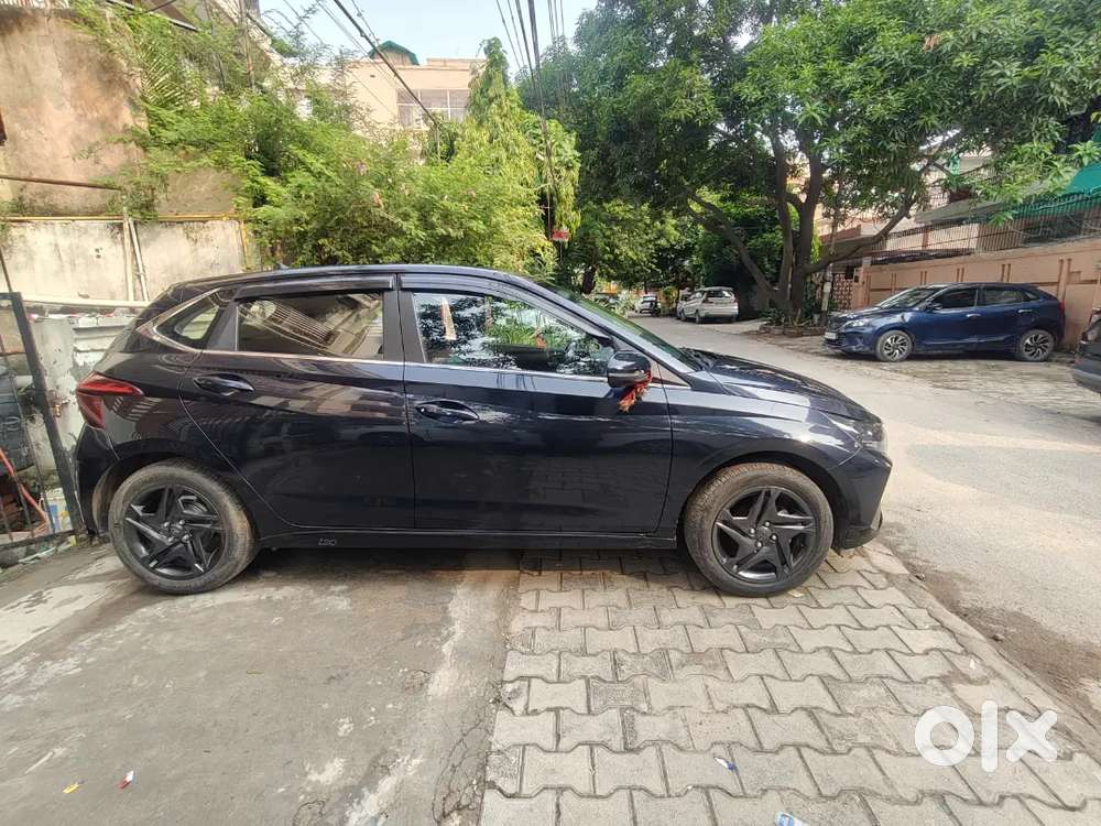 Hyundai I20 Sportz 2022  12.6k Km  Up14  Showroom Condition