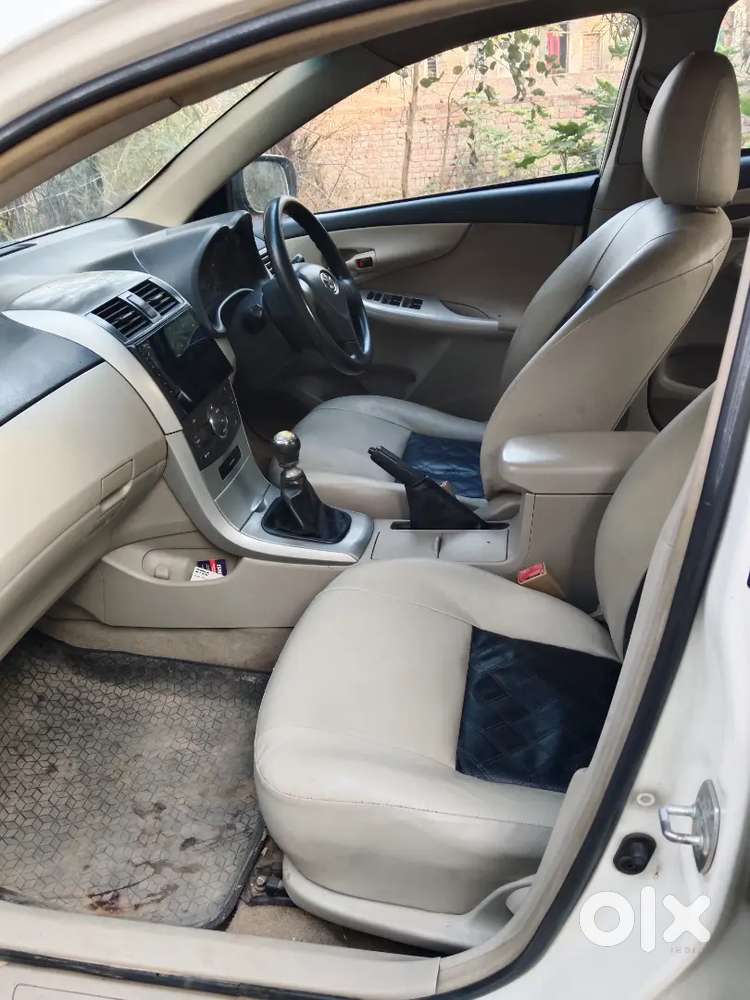 Toyota Corolla Altis 2012