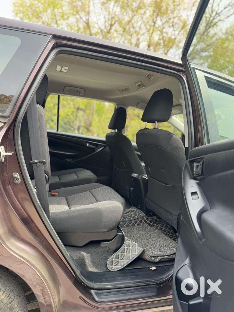 Toyota Innova Crysta [2020-ongoing] 2.4 Gx At 7 Str, 2017, Diesel