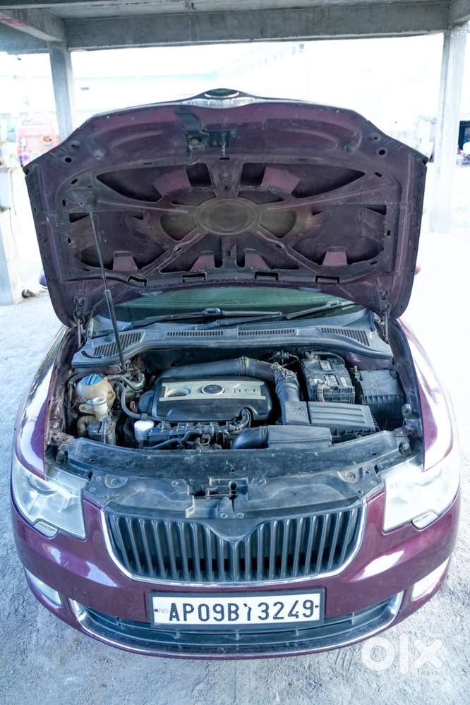 Skoda Superb Petrol 2010 Year