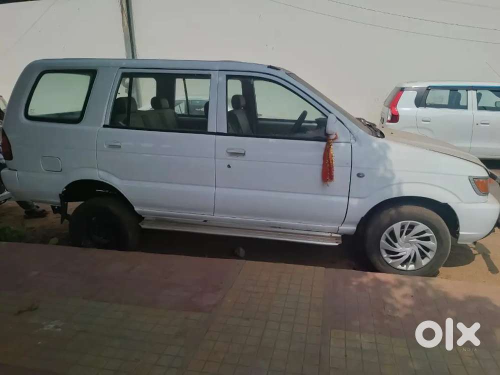 Chevrolet Tavera 2012