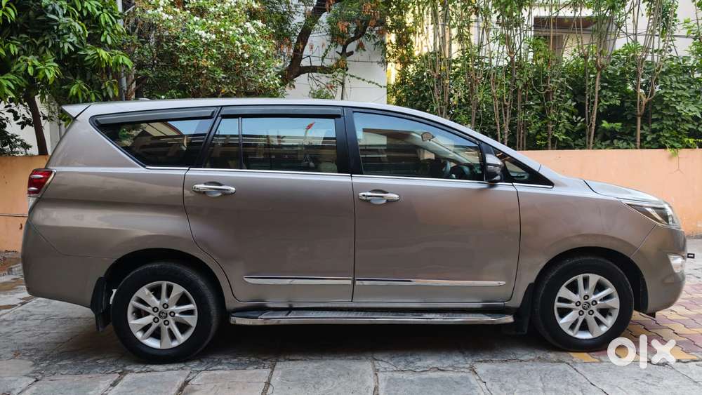 Toyota Innova Crysta 2.4 G Mt, 2017, Diesel