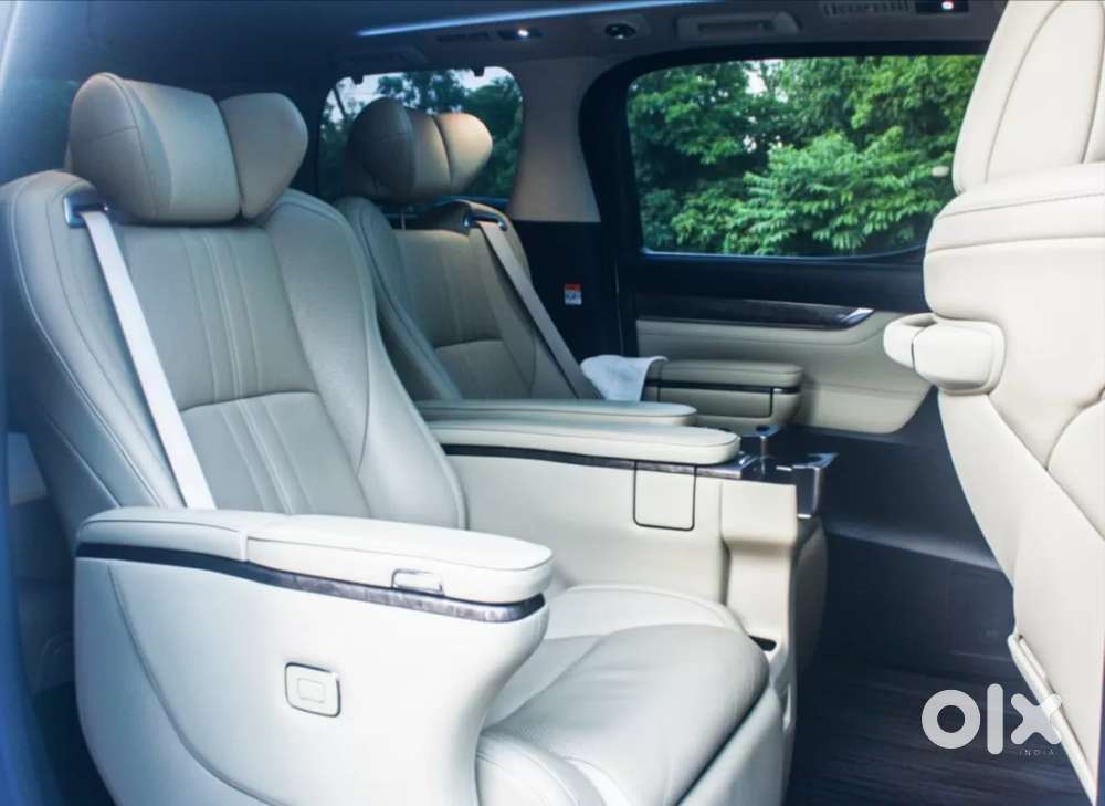 Toyota Vellfire 2.5 Hybrid, 2023, Petrol