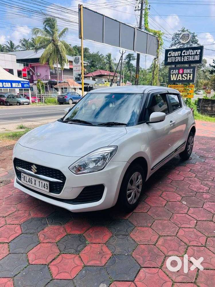 Maruti Suzuki Swift Vxi + Manual, 2022, Petrol