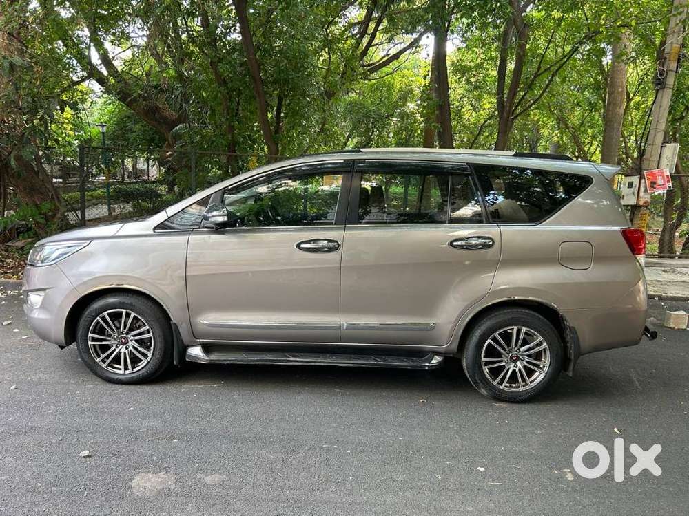 Toyota Innova Crysta 2.8 Zx At 7 Seater, 2017, Diesel