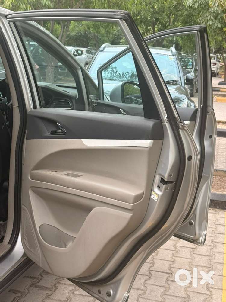 Marazzo M6 8 Seater Diesel