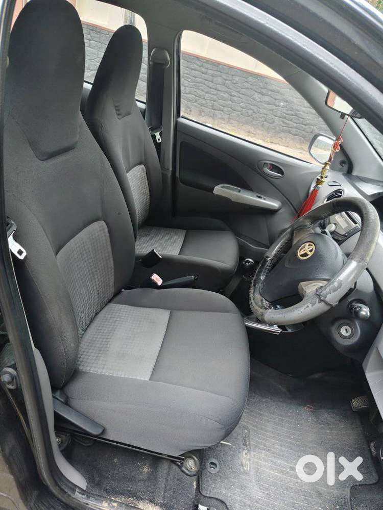 Toyota Etios Liva 2011-2012 V, 2011, Petrol