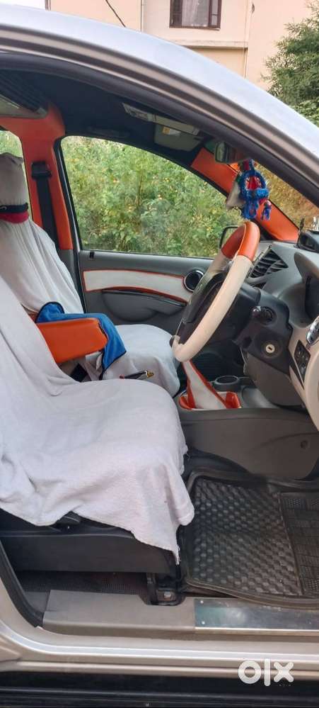 Mahindra Nuvosport N8 2016