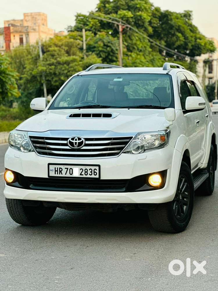 Toyota Fortuner Diesel 2014 Car Automatic / Well Mentioned/ New Tyre