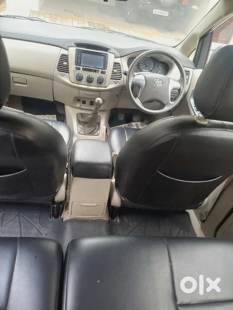 Toyota Innova 2015 Diesel 235000 Km Driven Negotiobl