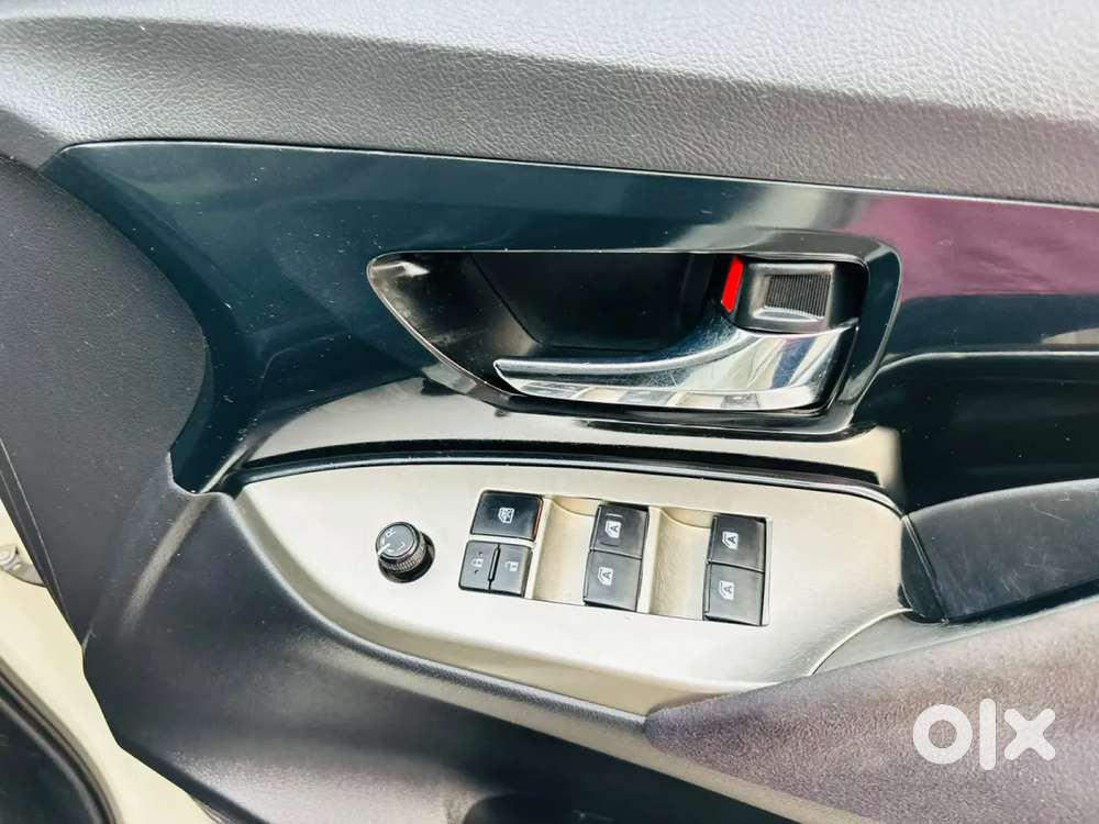 Toyota Innova Crysta [2020-ongoing] 2.4 Vx 7 Str, 2017, Diesel