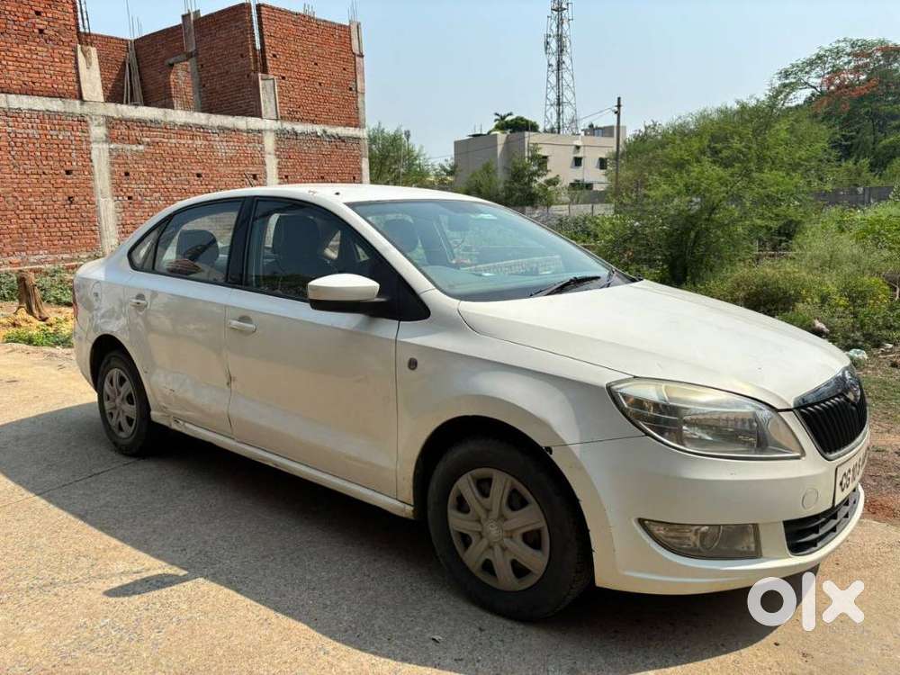 Skoda Rapid 1.6 Mpi Ambition, 2013, Petrol