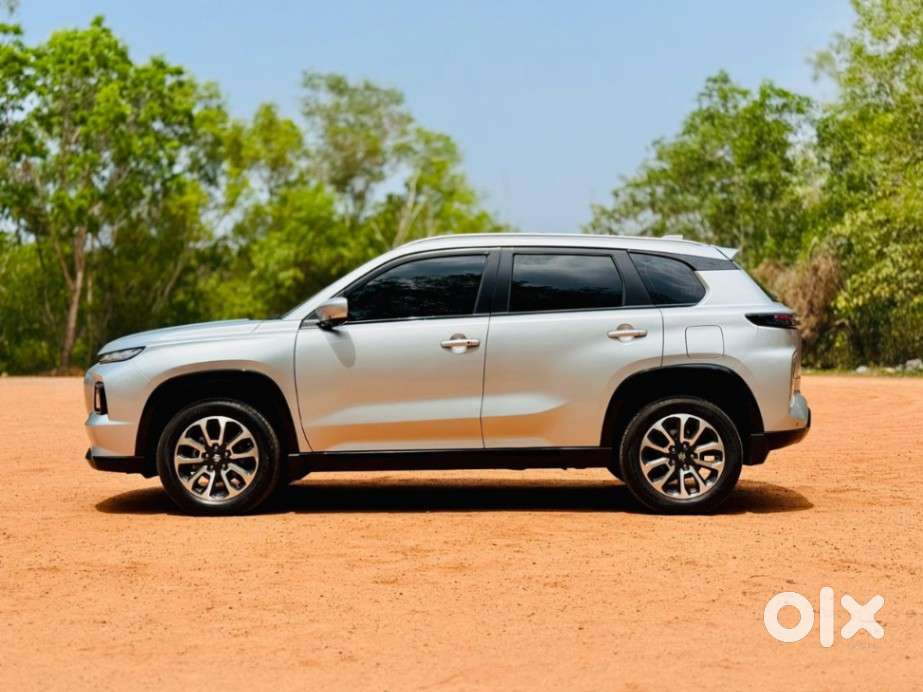 Maruti Suzuki Grand Vitara 1.5 Alpha Plus Intelligent Hybrid Ecvt, 2..