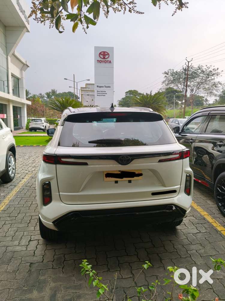 Toyota Urban Cruiser Hyryder 2025 Strong Hybrid V (top Model)dual Tone