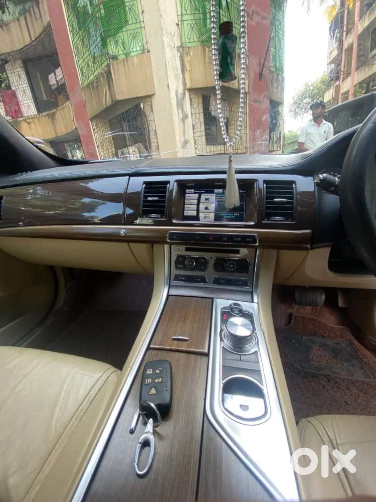 Jaguar Xf 2015 Diesel 65000 Km Driven