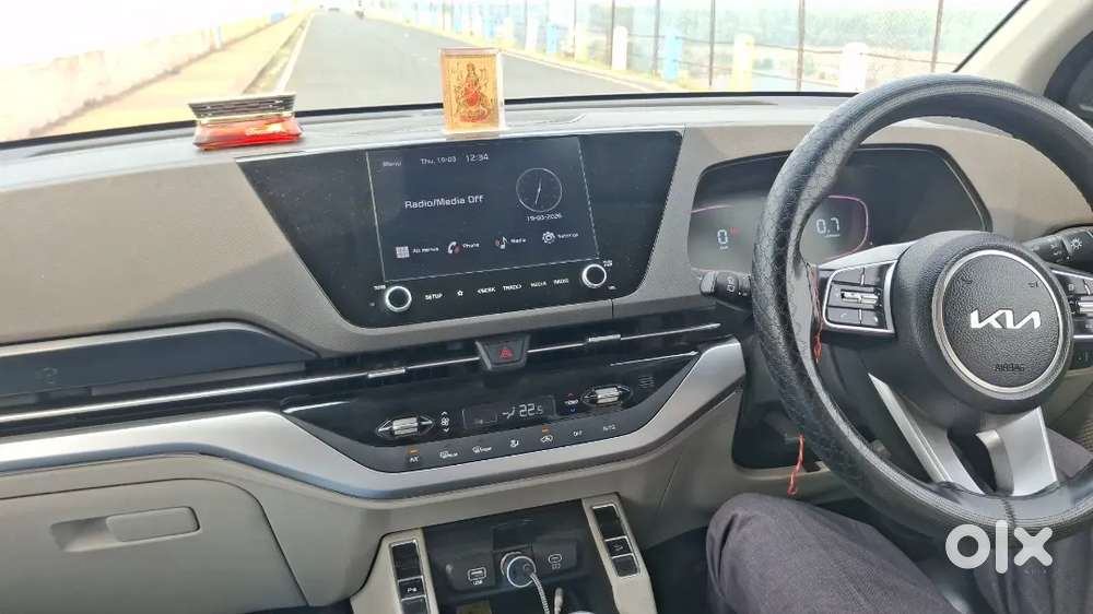 Kia Carens 2024 Diesel Well Maintained