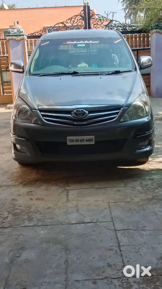 Toyota Innova 2012