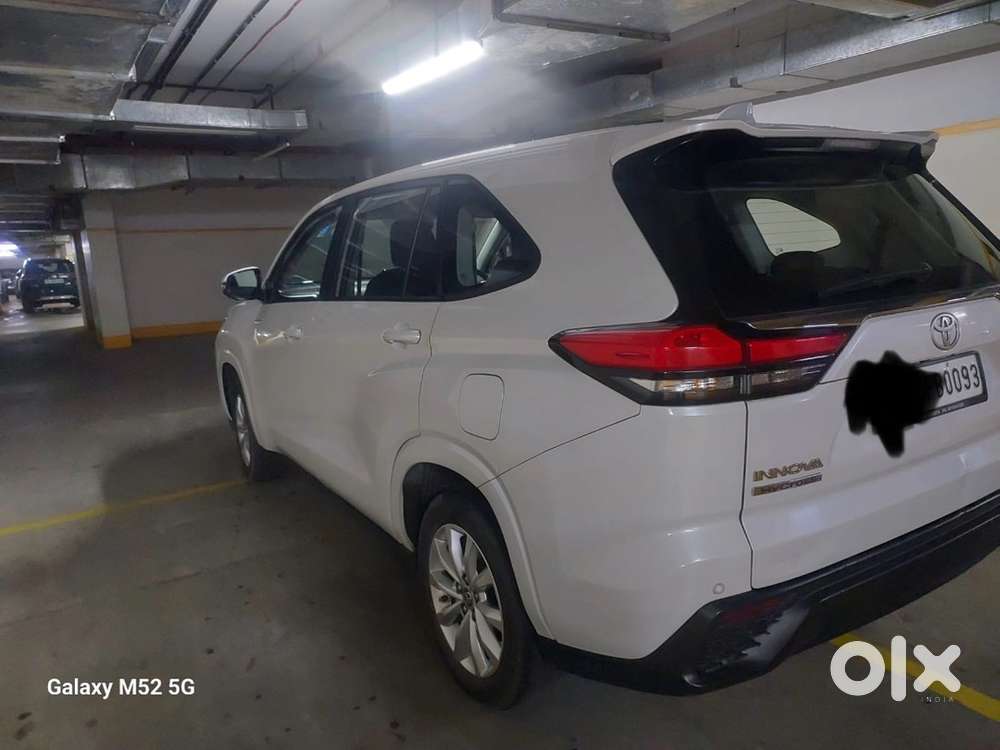 Toyota Innova Hycross 2023 82000 Km Driven