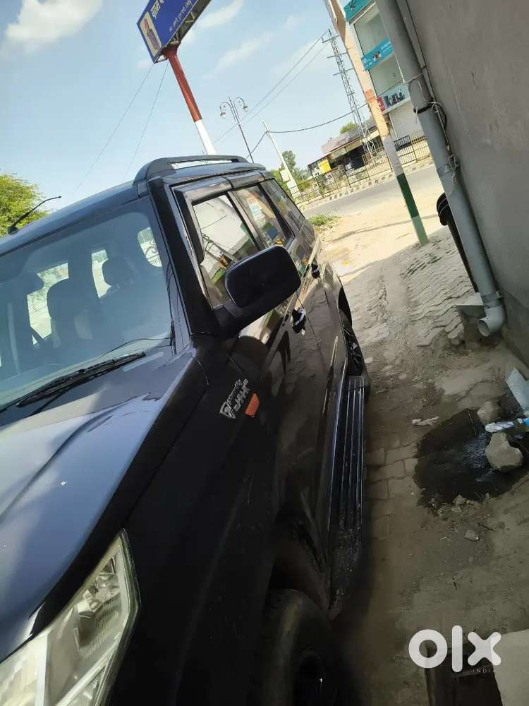 Mahindra Tuv 300 2016