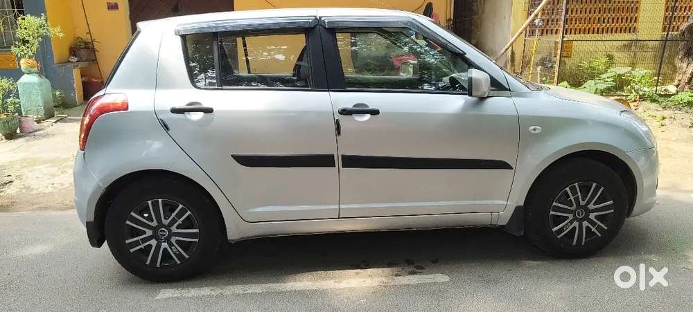 Swift Maruti Vxi 2010 Km Driven