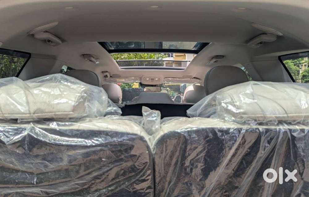 Mahindra Xuv700 2.0 Ax 7 Petrol At Luxury Pack Str, 2025, Petrol