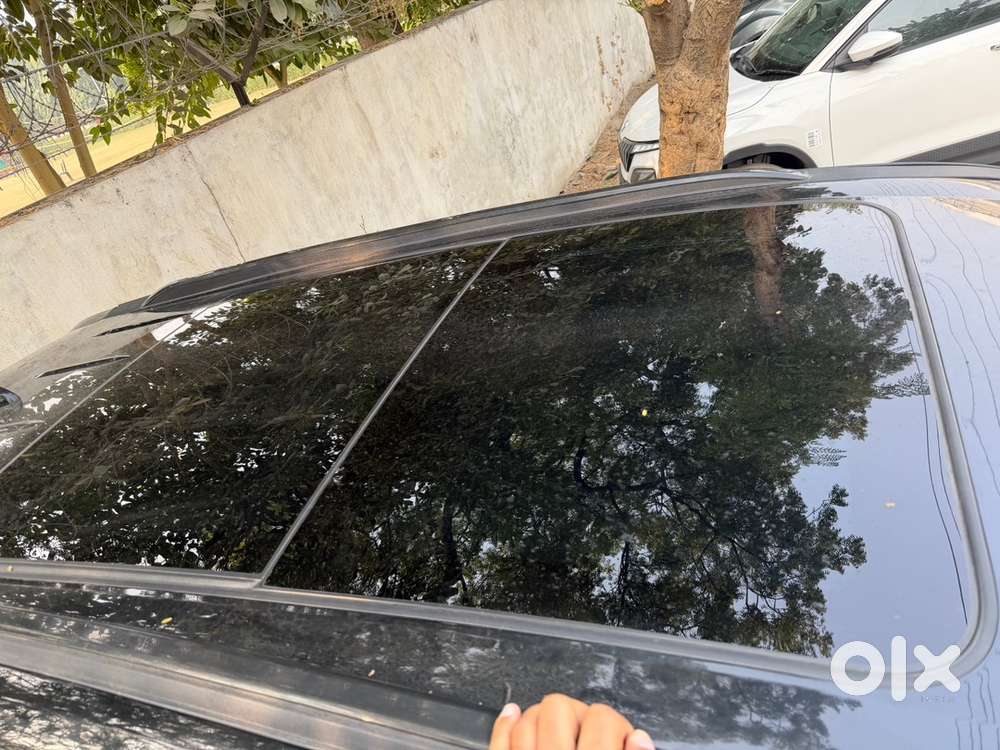 Mahindra Xuv700 Diesel 2024 Ax7l Awd Top Model