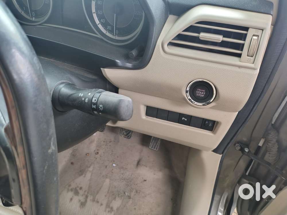 Maruti Suzuki Dzire 1.2 Zxi, 2019, Petrol
