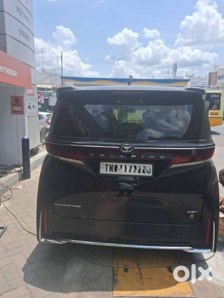 Toyota Vellfire Vip – Executive Lounge, 2025, Cng & Hybrids