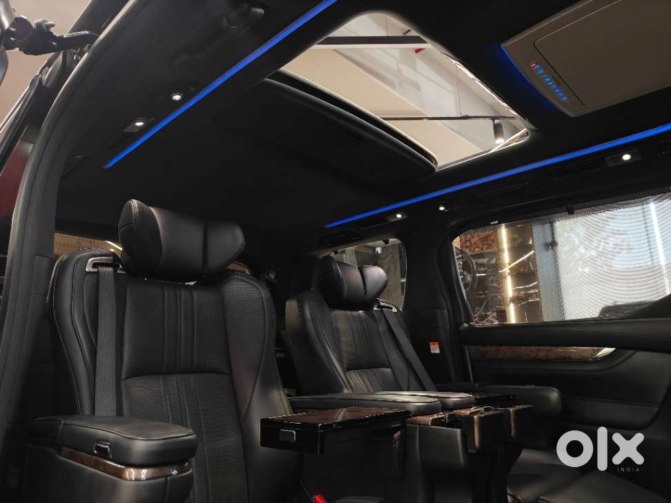 Toyota Vellfire Vip – Executive Lounge, 2022, Petrol