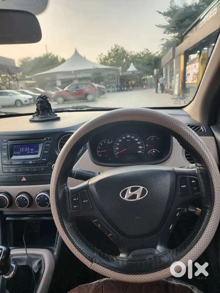 Hyundai Xcent 2015 Diesel Well Maintained Top Model