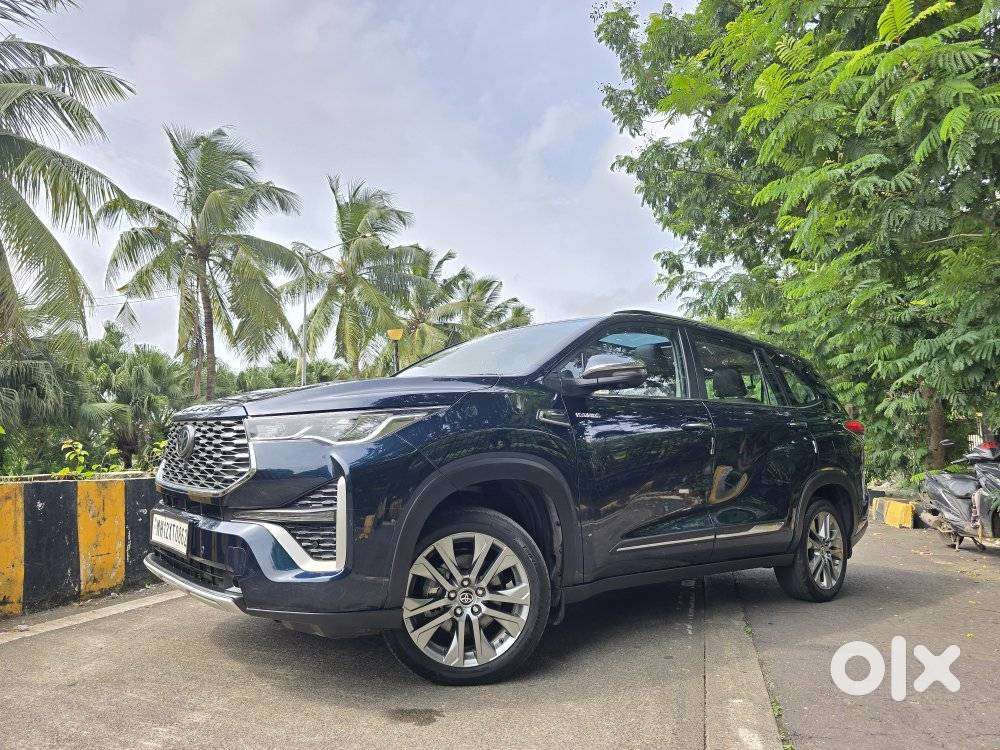 Toyota Innova Hycross 2.0 Zx (o) Hybrid 7 Str, 2025, Petrol