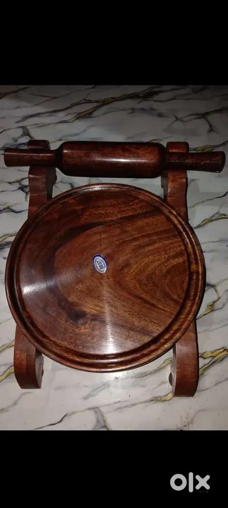 Chakla belan sisam wood ma 10 inch golae 10 bye 10 ka h stand type