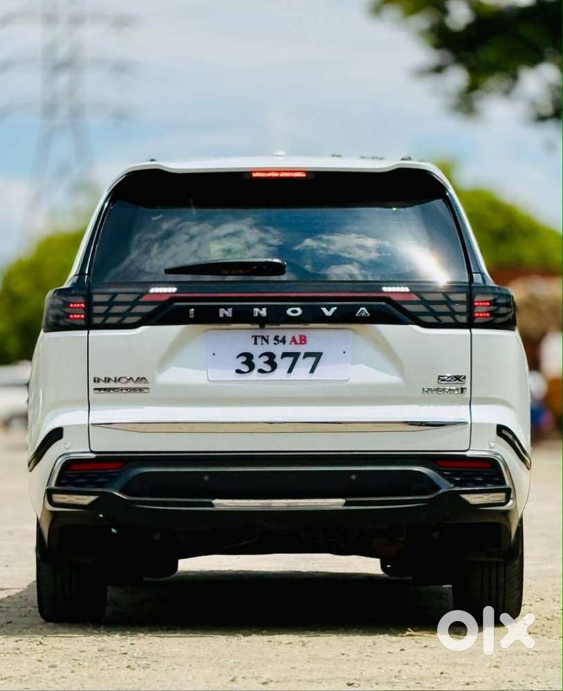 Toyota Innova Hycross 2.0 Zx (o) Hybrid 7 Str, 2024, Petrol
